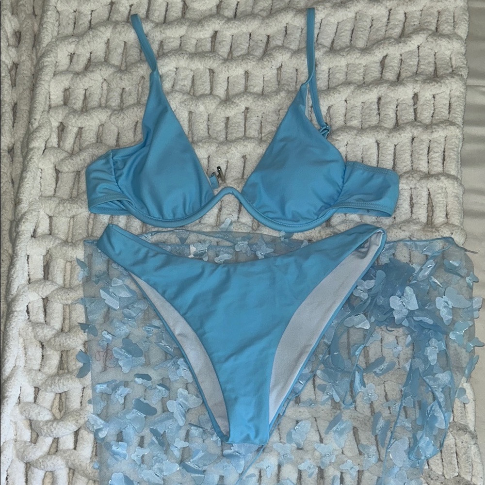 Bikini w Matching Skirt